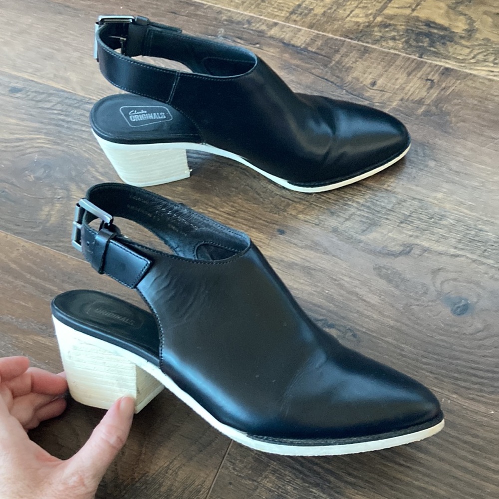 Clarks Smooth Black Leather Slingback Almond Toe Clogs Sz 8